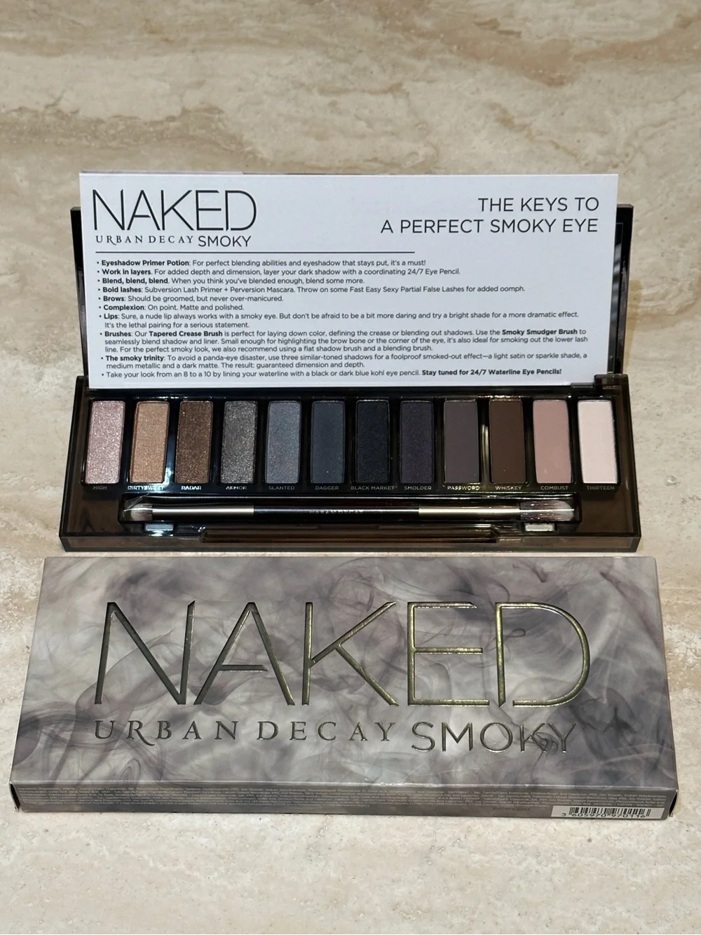 Urban Decay Naked Smoky Eyeshadow Palette (RARE)